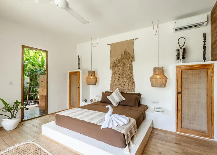 Architect Stylish 3bdrs Amaya - Umalas Canggu (Bali)