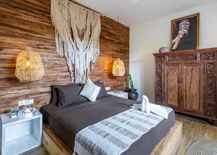 Architect Stylish 3bdrs Amaya - Umalas Canggu (Bali)